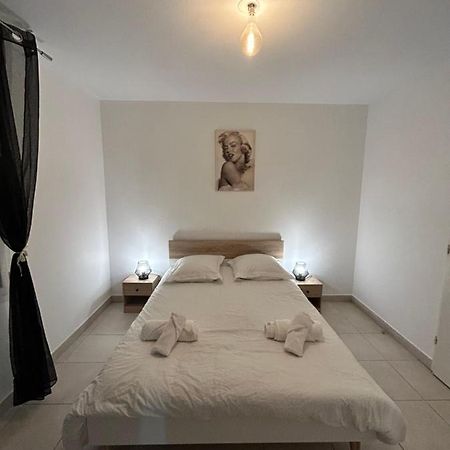 Appartement Avec Terrasse Et Box Entre Plages Et Nature Marseille Exterior photo