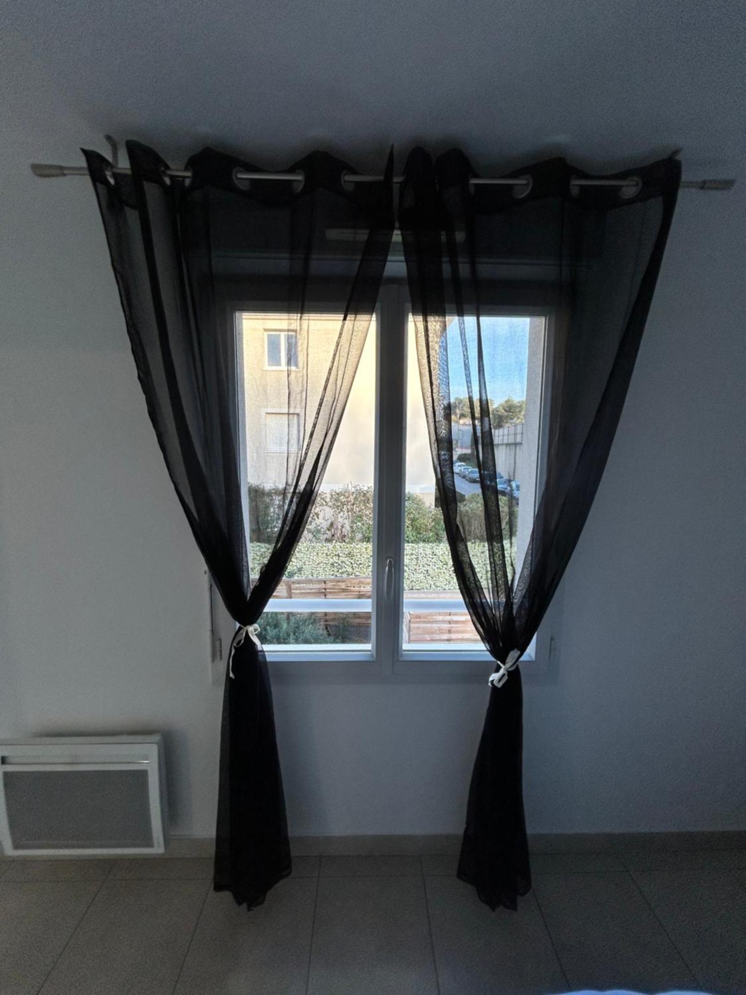 Appartement Avec Terrasse Et Box Entre Plages Et Nature Marseille Exterior photo